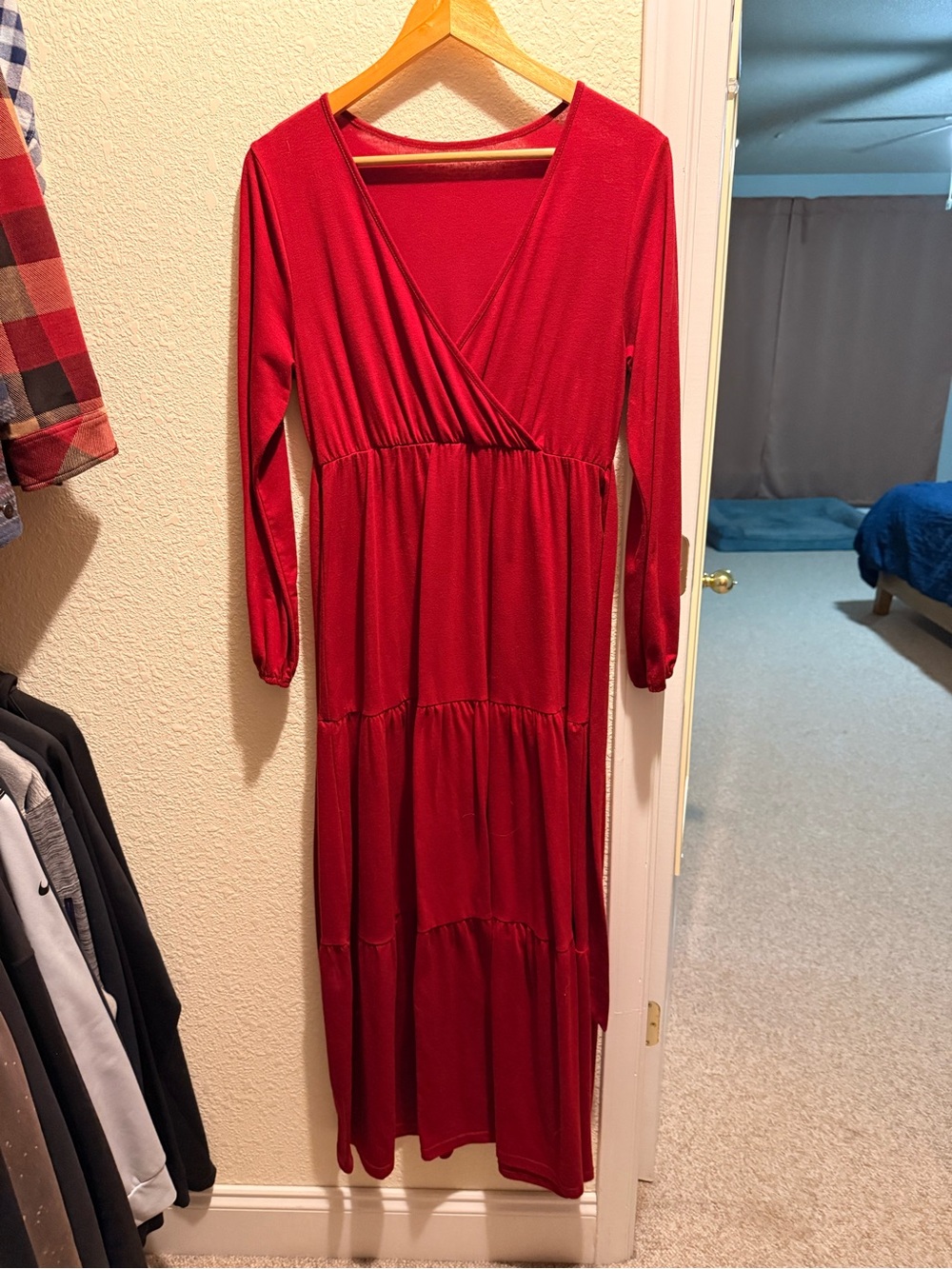 Red Long Sleeve V-Neck Maxi Dress